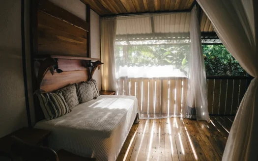 Creekside Cabina Vacation Rental
